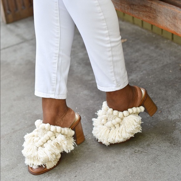 Zara Shoes - NWT BLOGGER CROCHET POM POM HEELED SLIDE MULES - 6